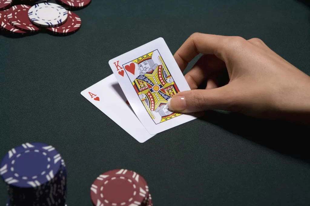 Details concerning how to play 2 card poker based on each betting round